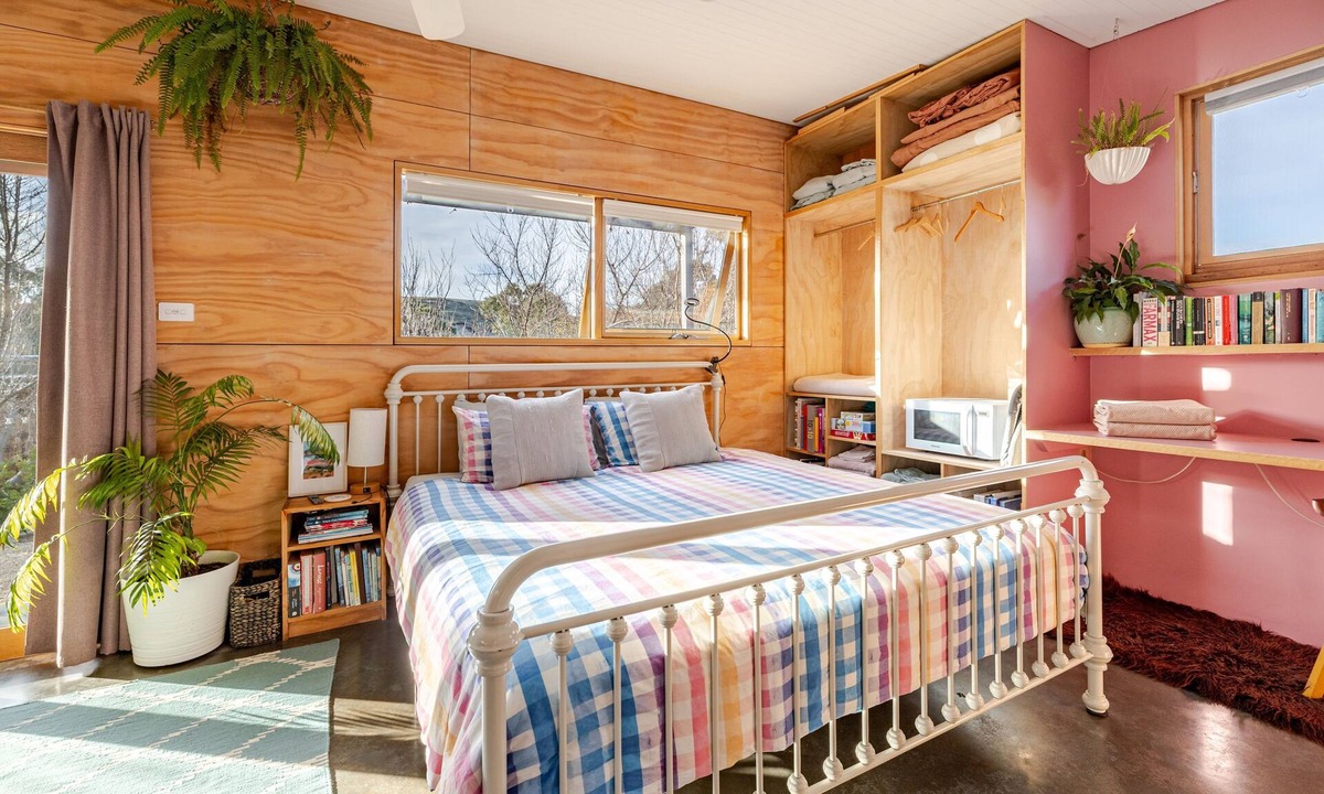 Yapeen Apartment | Modern Eco Studio Retreat – Serene Space Surrounded by Nature