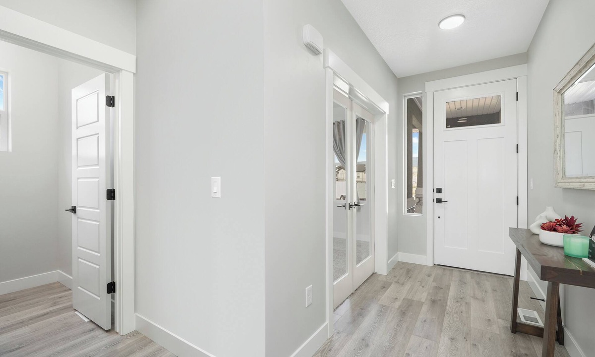 West Jordan House | Modern Elegance With Sunning Views