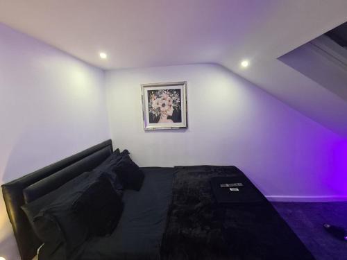 Watford House | Modern En-Suite Room in Watford