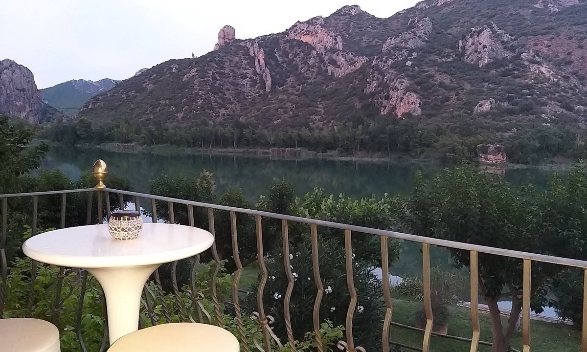 Sant Llorenc de Montgai Apartment | Modern 1st line apartment in Sant Llorenç de Montgai WhiteHouse Lleida