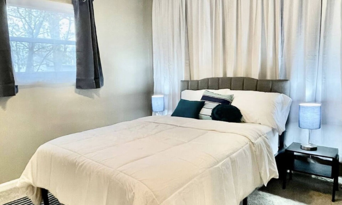 Broad Ripple House | Modern - Family & Dog Friendly