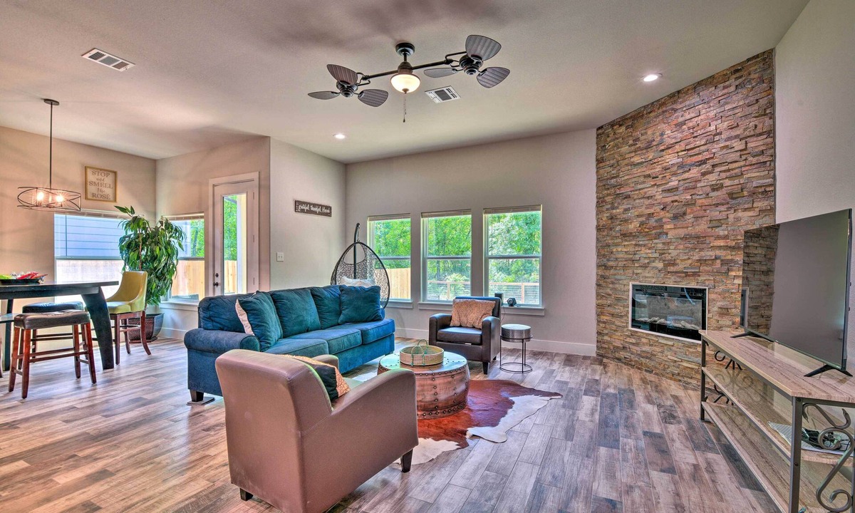 South Arlington Cottage | Modern Family Home Near At&t Stadium & More!