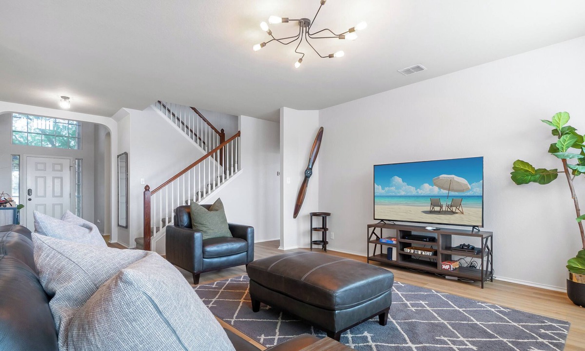 Converse House | Modern Family Retreat/Pets OK Near Randolph AFB