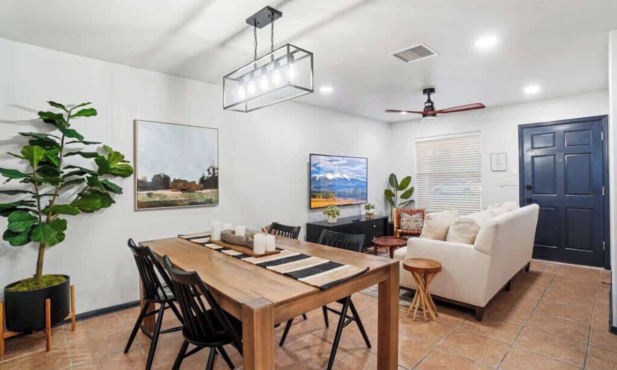 Northeast El Paso Apartment | Modern Farmhouse 3BR Near Fort Bliss