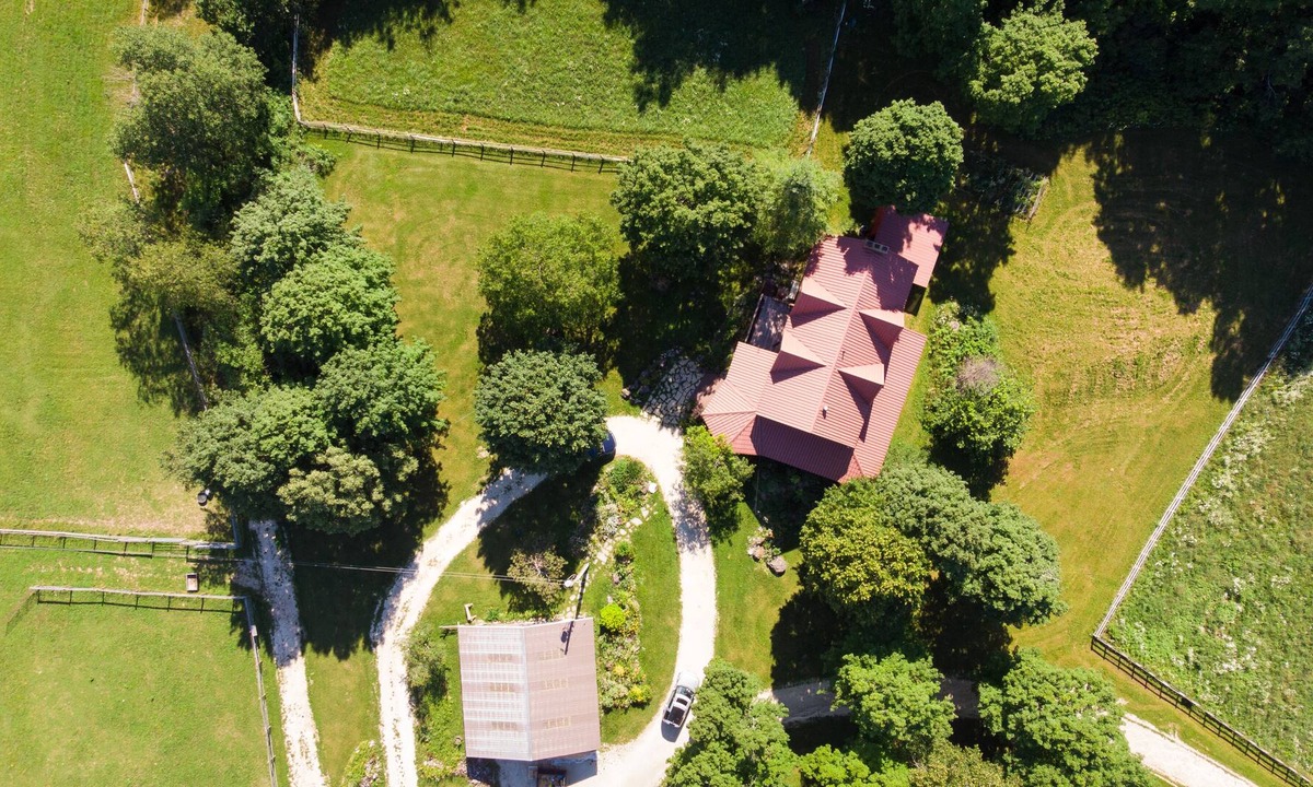 Glen Huron Other | Modern Farmhouse located near The Blue Mountains