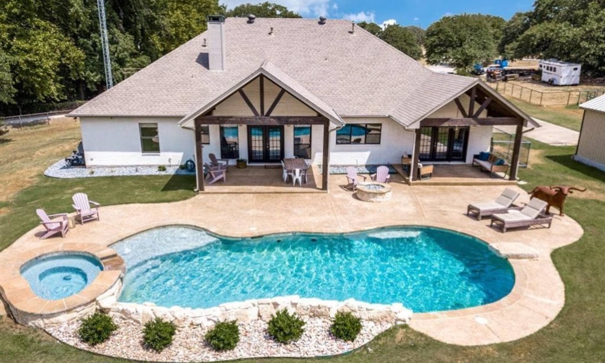 Aubrey Other | Modern Farmhouse on 7 acres w/pool, hot tub. Access Denton, pilot point, Celina,