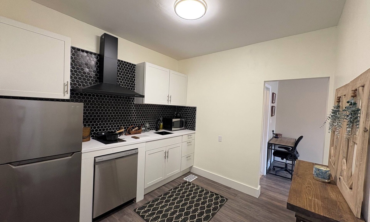 Beamsville Apartment | Modern Farmhouse theme Studio apartment in Central Beamsville
