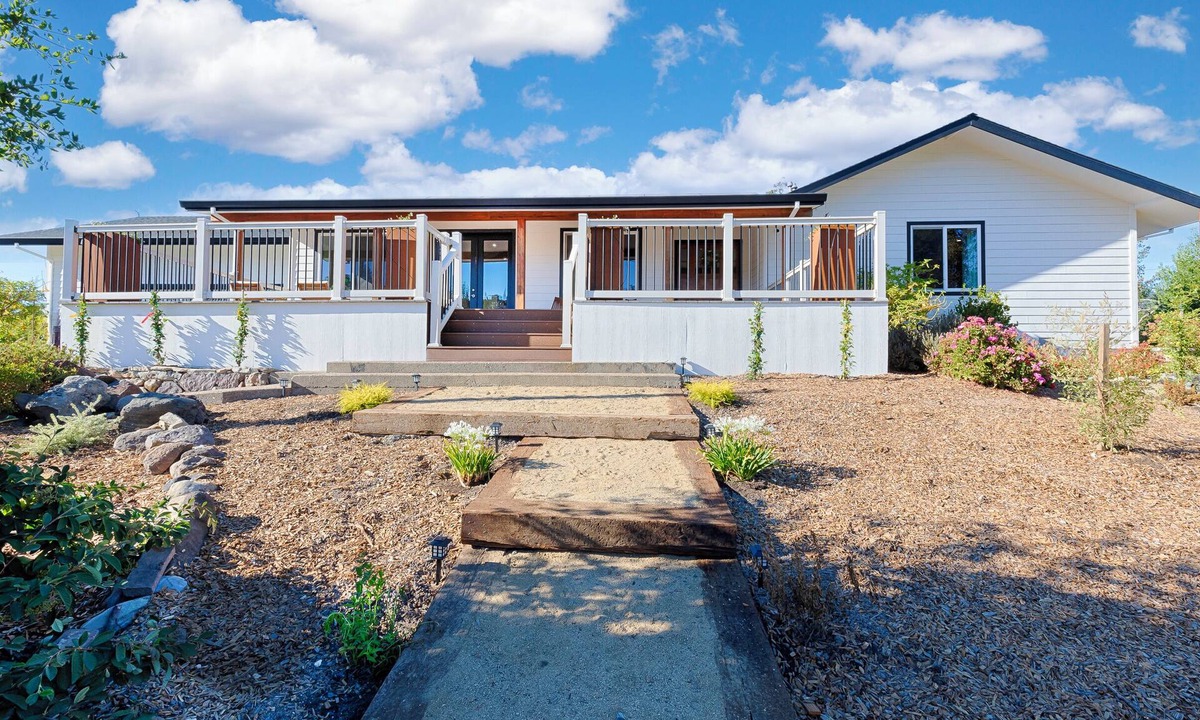 Riebli-Wallace Neighborhood Group House | Modern Farmhouse with Pool & Vineyard