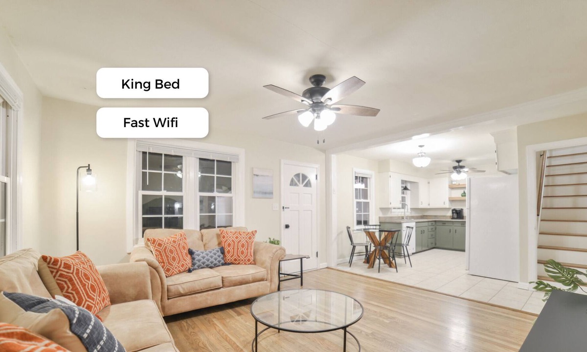 Jackson House | Modern*Fast WiFi*King Bed*Jackson, Missouri