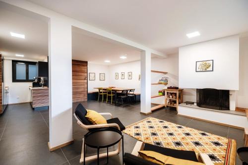 Vacallo Apartment | Modern Flat by Quokka 360 - In the Hills Bordering Italy