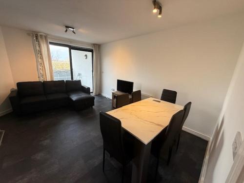 Abbey Wood Apartment | Modern flat in Abbey Wood
