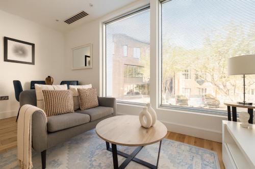 London Borough of Hounslow Apartment | Modern Flat near Heathrow Airport