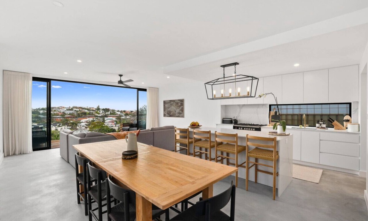 Queenscliff House | Modern Freshwater Beach Pad
