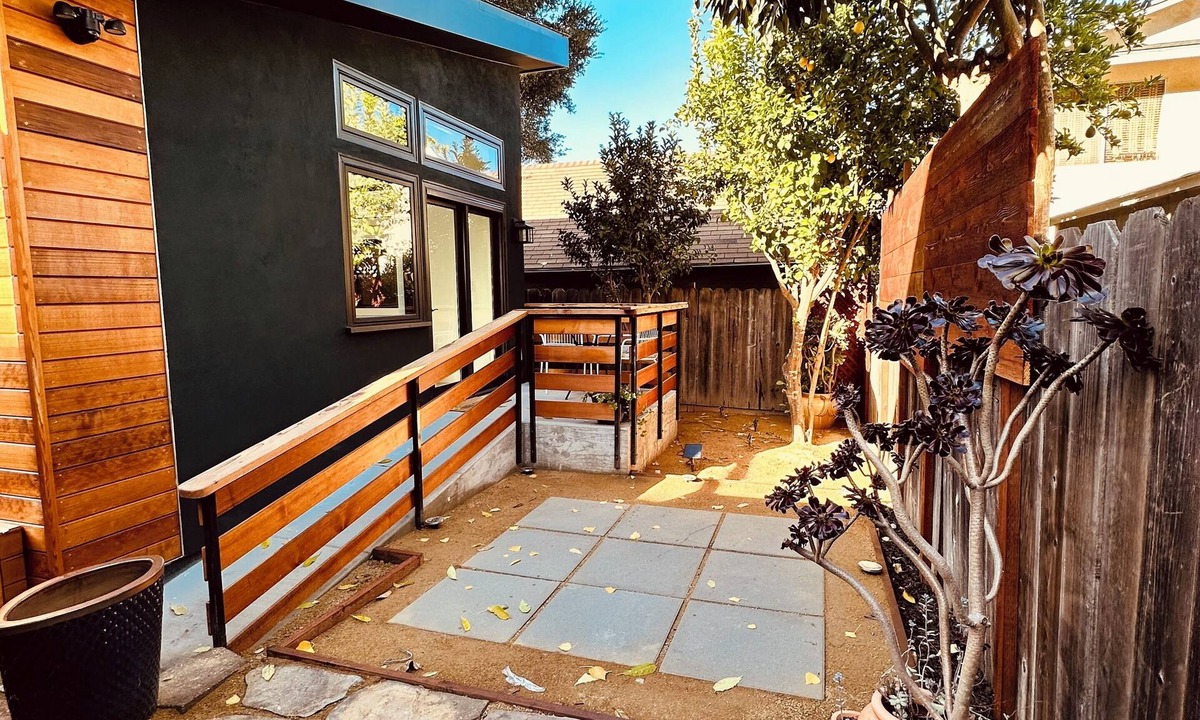 Pinole Cottage | Modern, Fully Equipped Cottage in Pinole Valley!