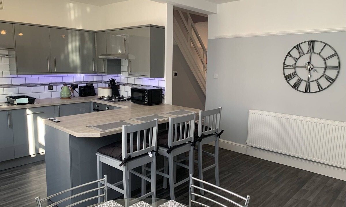 Blackpool House | Modern Fully refurbished 3 bedroom home