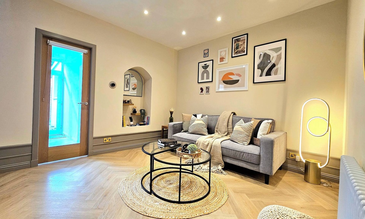 Glasgow House | Modern Gem with free parking