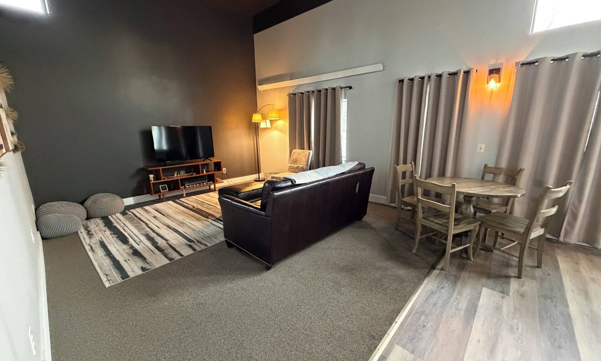 South Side Apartment | Modern Get Away