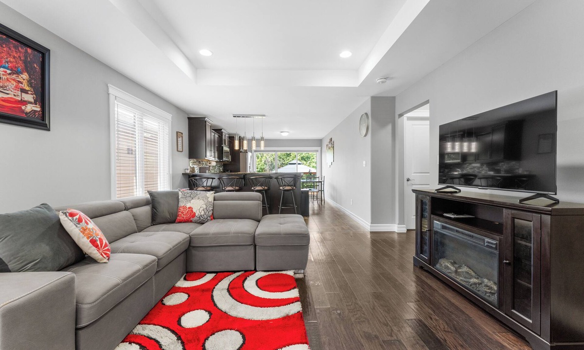Boblo Island House | Modern Getaway In Amherstburg | Wine, Style & Relaxation