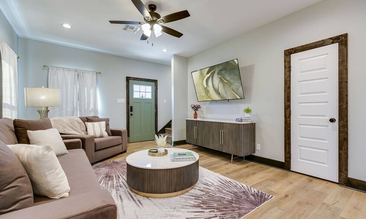 San Angelo House | Modern Getaway/New/2 BR-2.5 BA
