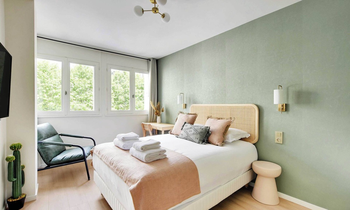 Meudon-la-Foret Apartment | Modern "green Suites" Residence - Meudon/velizy