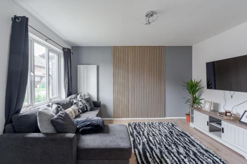 Thamesmead Apartment | Modern Greenwich Townhouse