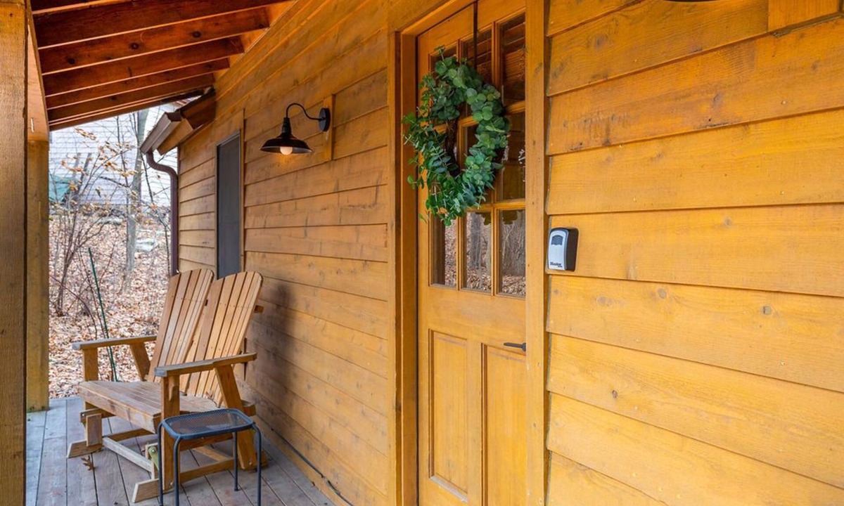 The Galena Territory Cabin | Modern Hideaway Hot tub Great for large groups!