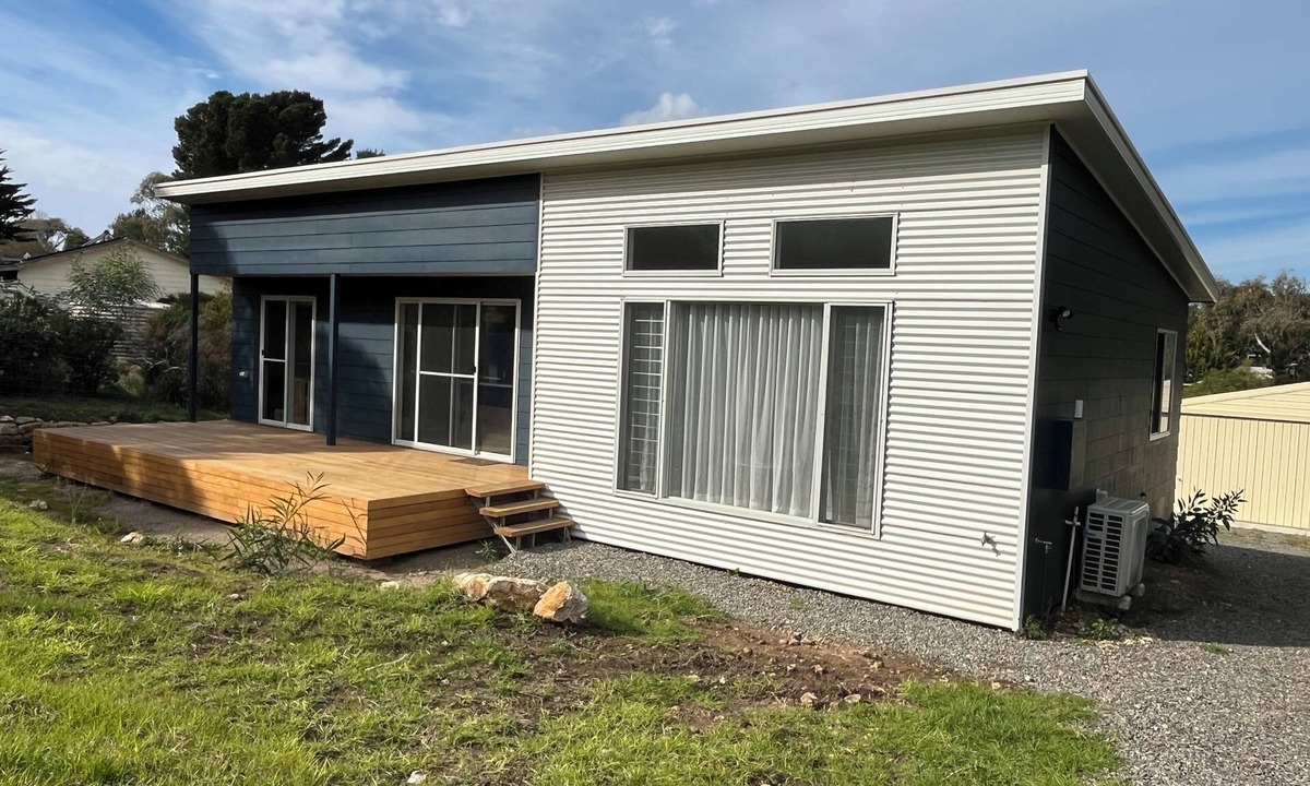 Alexandrina House | Modern holiday home Clayton Bay