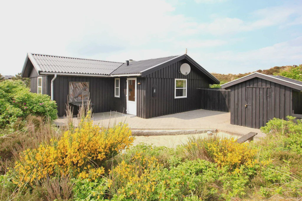 Henne Strand House | Modern Holiday Home in Henne with Sauna