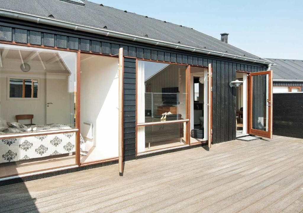 Lakolk House | Modern Holiday Home in R m with Terrace