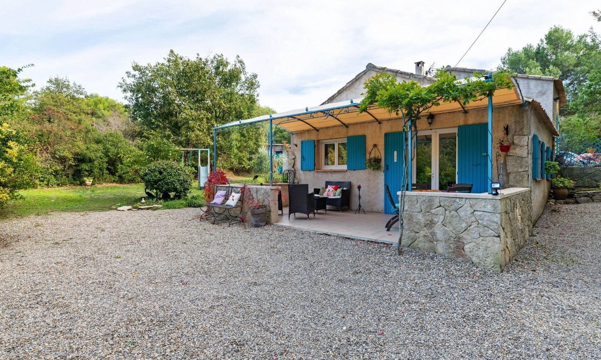 Lambesc House | Modern holiday home with private pool