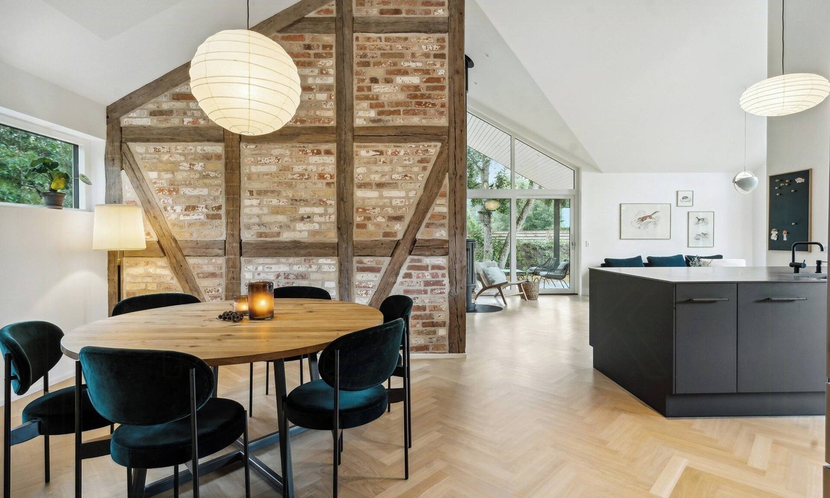 Elsegarde Strand House | Modern home close to Hjelm Deep