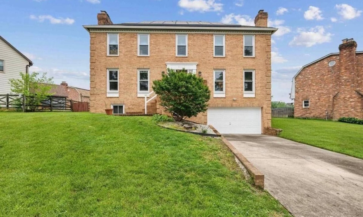 Langley Park House | Modern Home Near UMD & D.C.