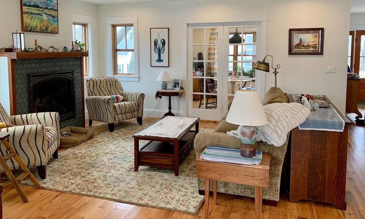 Willard House | Modern Home one mile from beach