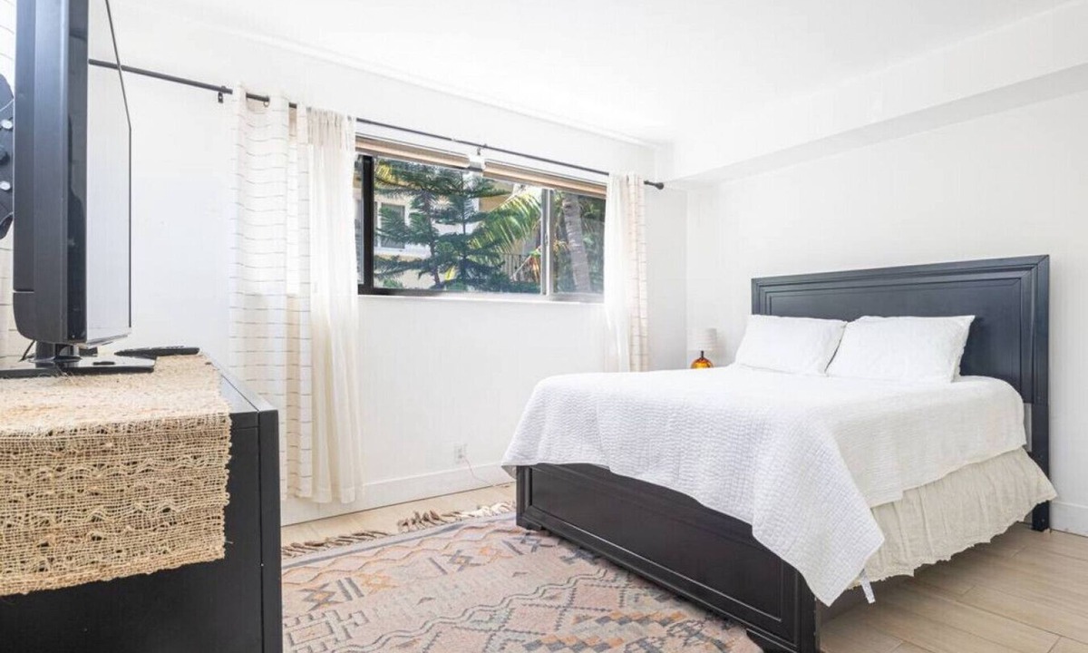 Bay Harbor Islands Apartment | Modern Home Near Beach & Bal Harbour Shops