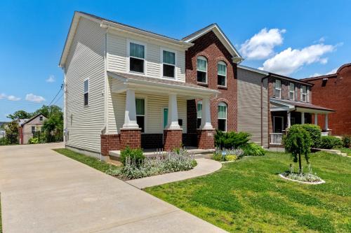 The Gate House | Modern Home w/Garage Near SLU | JZ Vacation Rentals