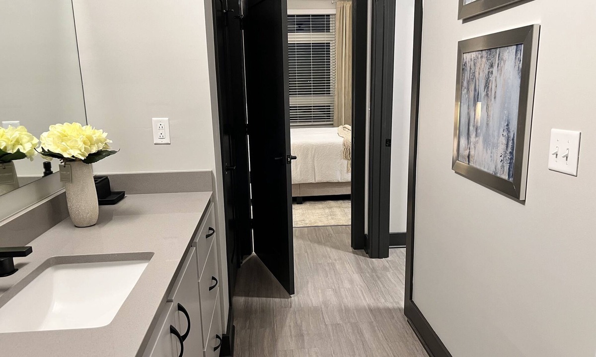 Clarksville Apartment | Modern Home w/Skyline Views 1.6 mi from downtown Louisville