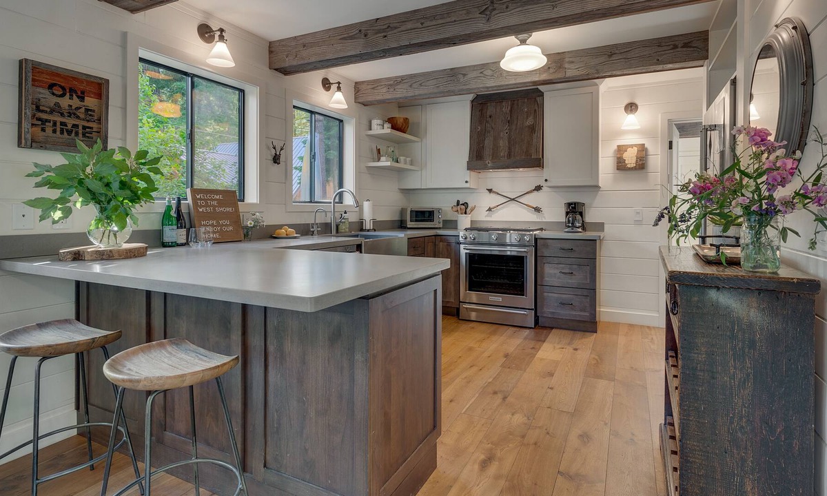 Tahoe Pines House | Modern Homewood Cabin