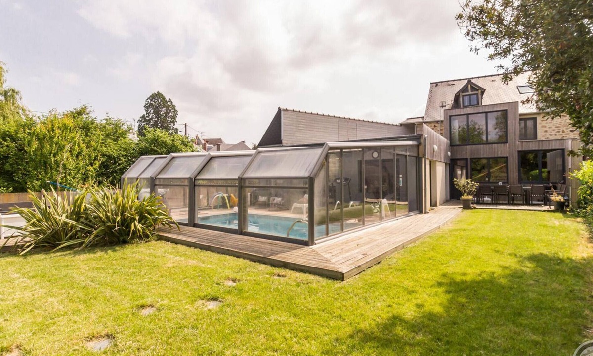 Pontorson Cottage | Modern house in Pontorson with heated pool