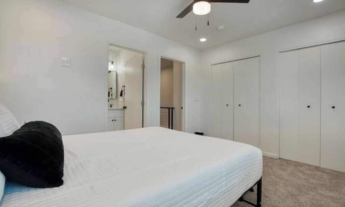 North Mountain House | Modern Industrial Containernn