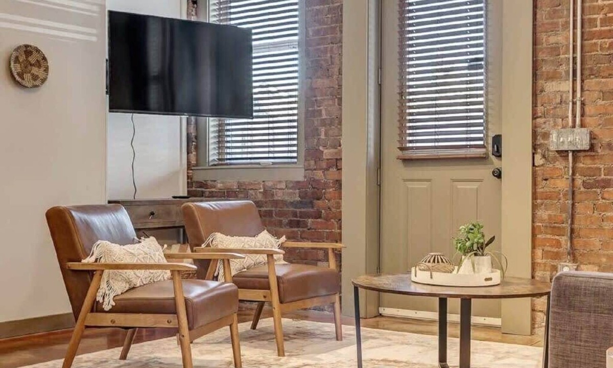 Springfield Condo | Modern, Insta-Worthy 2B Townhome in Springfield!