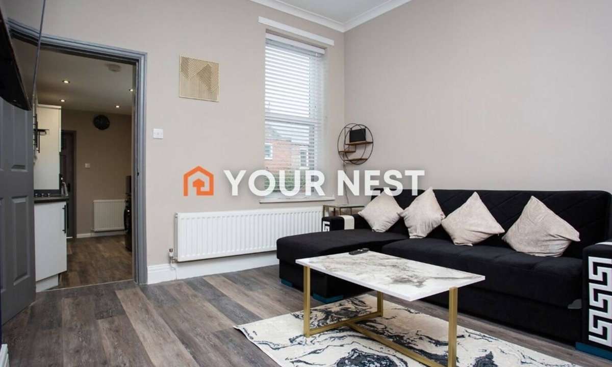 Westoe Apartment | Modern Interior Spacious Four Bedroom Apartment