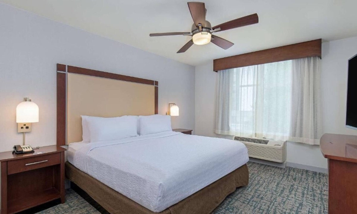 Sandy Springs Hotel | Modern King Suites! 3 Pet Friendly Units w/Free Breakfast, Pool & Gym!