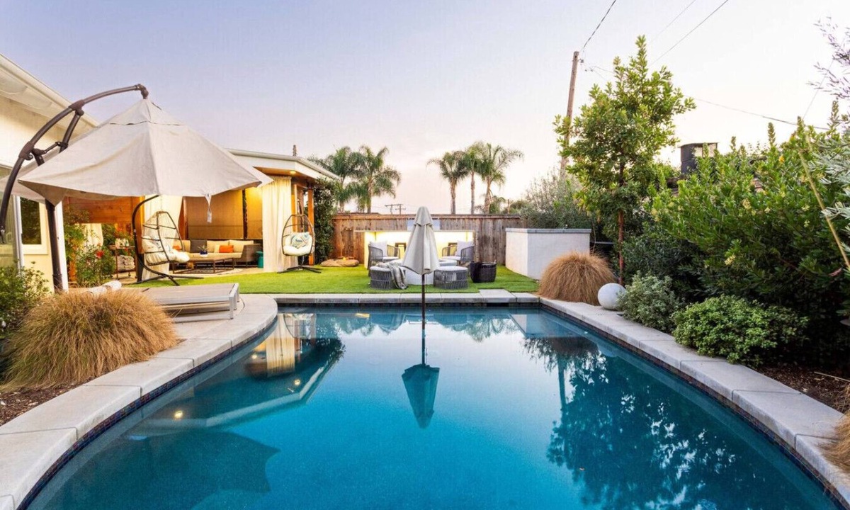 Monrovia House | Modern LA Oasis/Pool/Firepit/King/Soakingtub