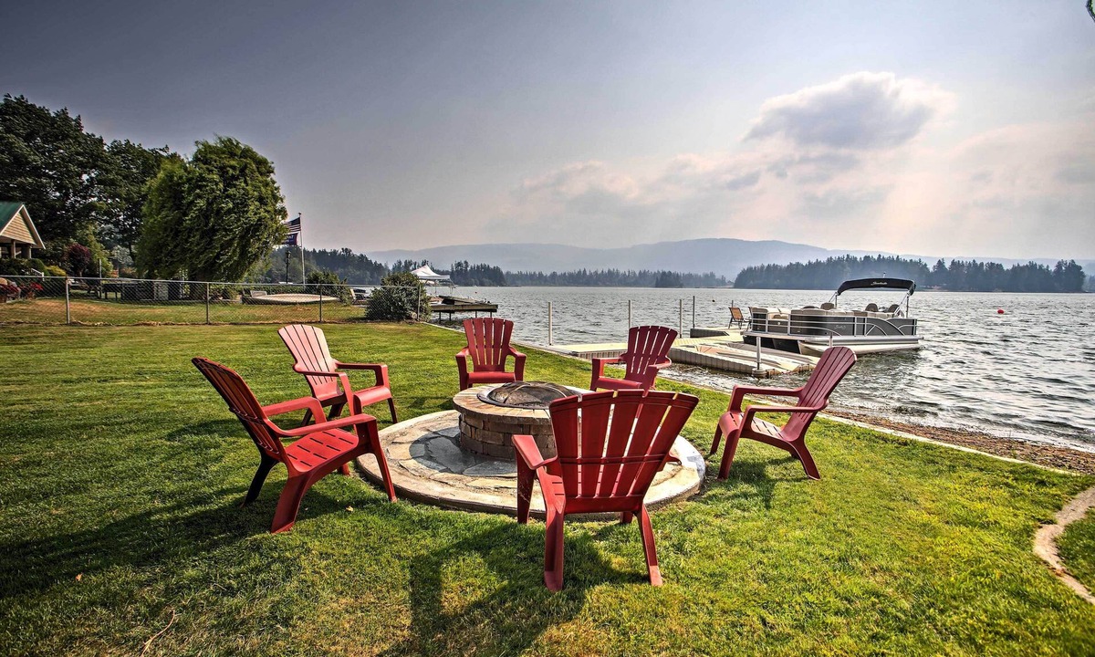 McKenna House | Modern Lake Lawrence Retreat w/a Deck & Dock!