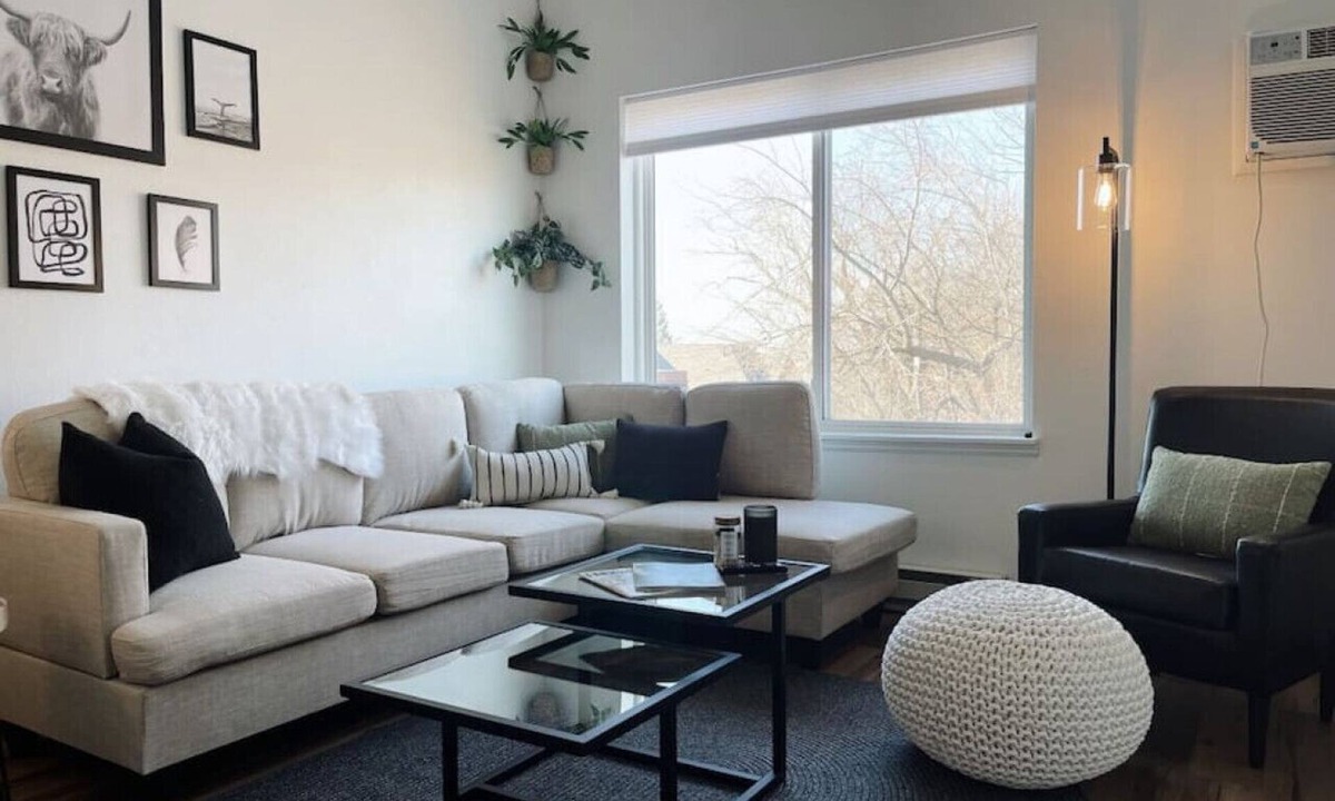 East Hillside Apartment | Modern Lake Walk Apartment Near Hospitals