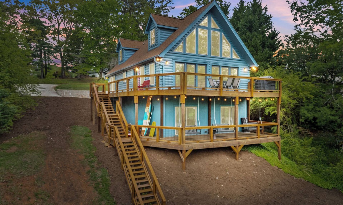 Seneca Cabin | Modern Lakefront Cabin on Lake Keowee