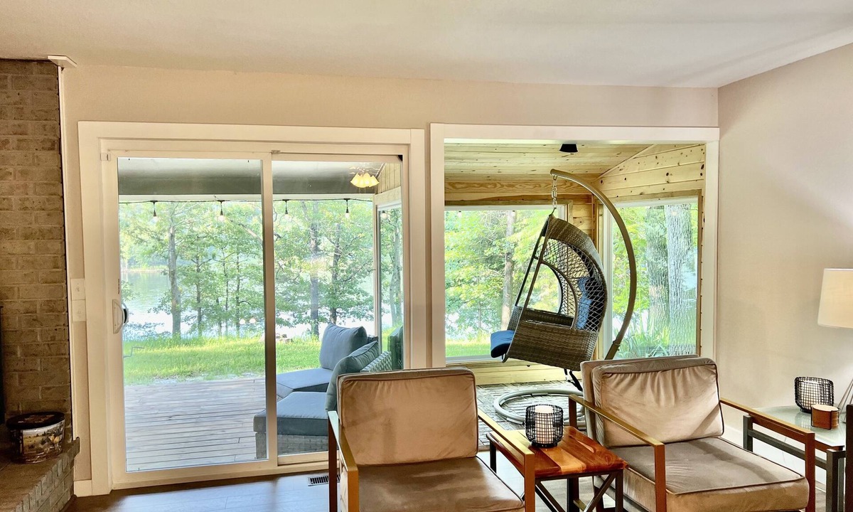 Arrow Point Cabin | Modern lakefront home, Amazing View w/Nearby Boat Launch