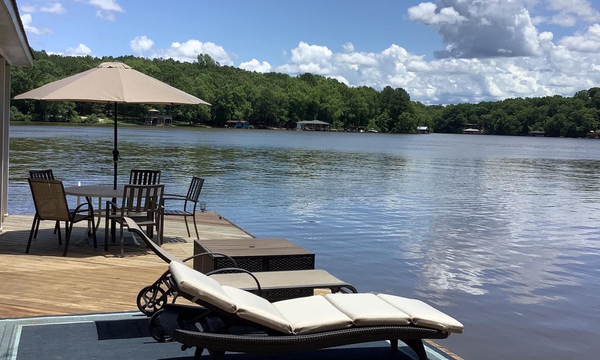 Wise House | Modern Lakefront House, Private Dock & Kayaks.nFios High Speed Internet