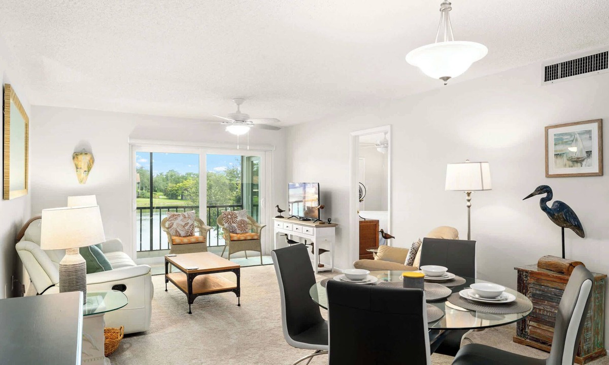 Oldsmar Condo | Modern Lakeside Condo 🌅 | 2 Bed, 2 Bath | Oldsmar, FL