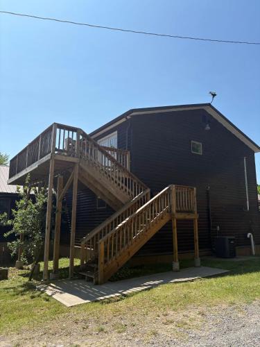 Hammond House | Modern Lakeview Escape